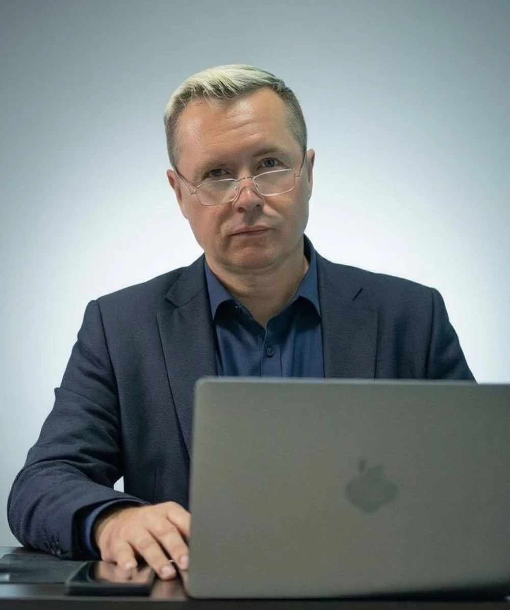 СЕРГЕЙ ВИКТОРОВИЧ Михнович   — психолог 
